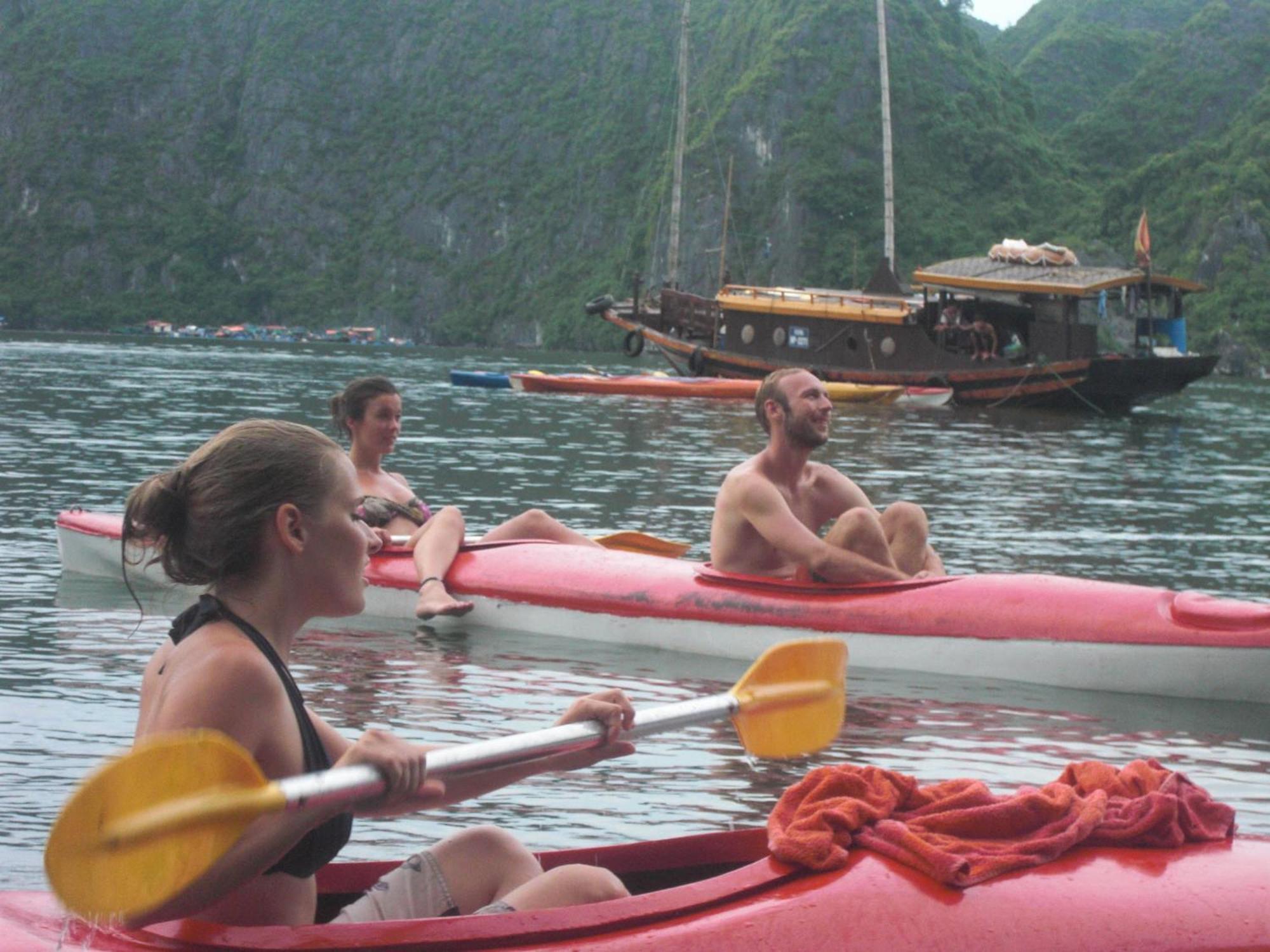 Windy Homestay Cat Ba Island Exterior foto